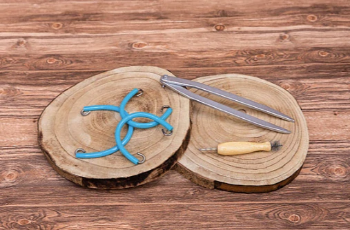 Vyhazováky do podkov proti sněhovým nášlapkám