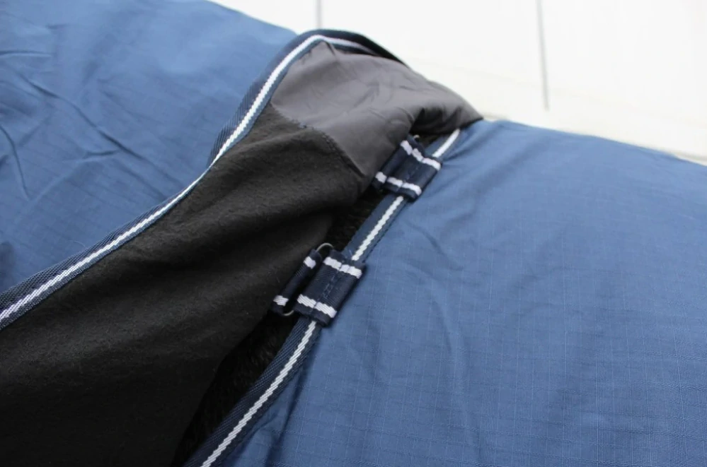 41436 Nepromokavá deka s odnímatelným krkem KenTaur