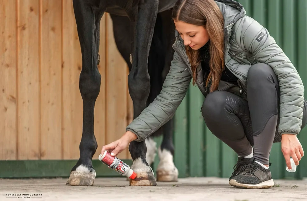 Přípravek na zpevnění problémových kopyt Leovet Huf Festiger (Balení 200ml)