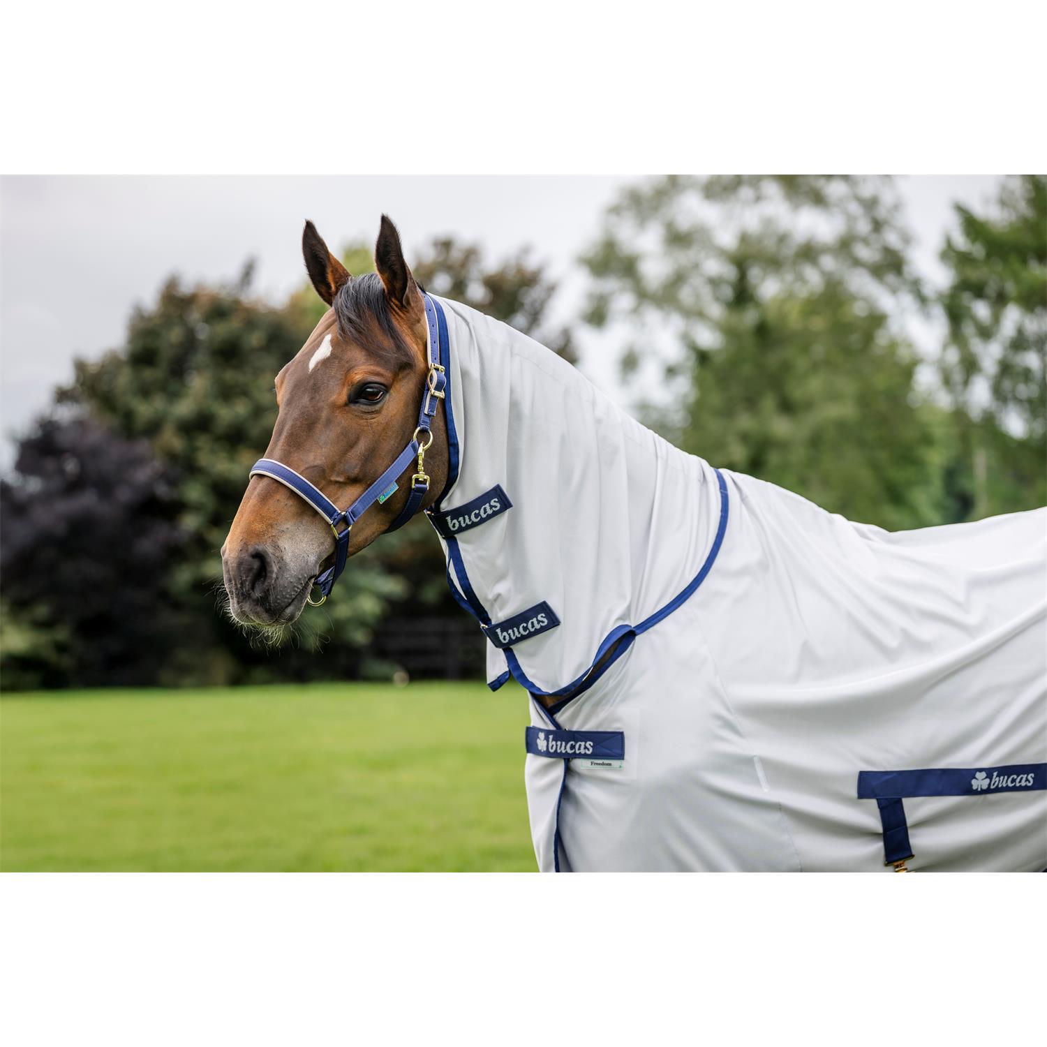 Síťovaná deka proti hmyzu s krkem Bucas Freedom, SS 26, stříbrná