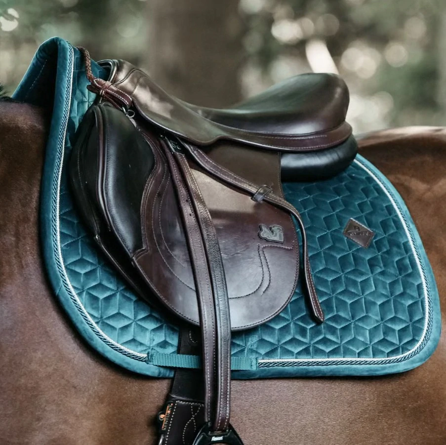 Podsedlová dečka Kentucky Velvet, VS - smaragdová