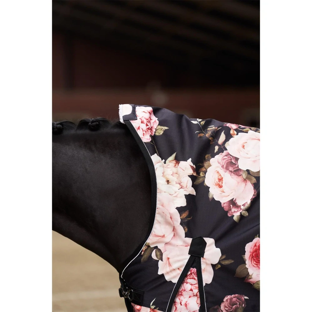 Nepromokavá deka s fleecem IRH AW 2025/26 Super-Dry, černá s kytkami