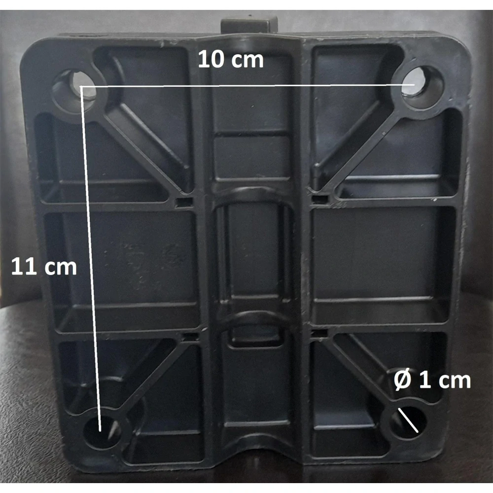Napáječka misková Kerbl K50 plastová, černá, mosazný ventil