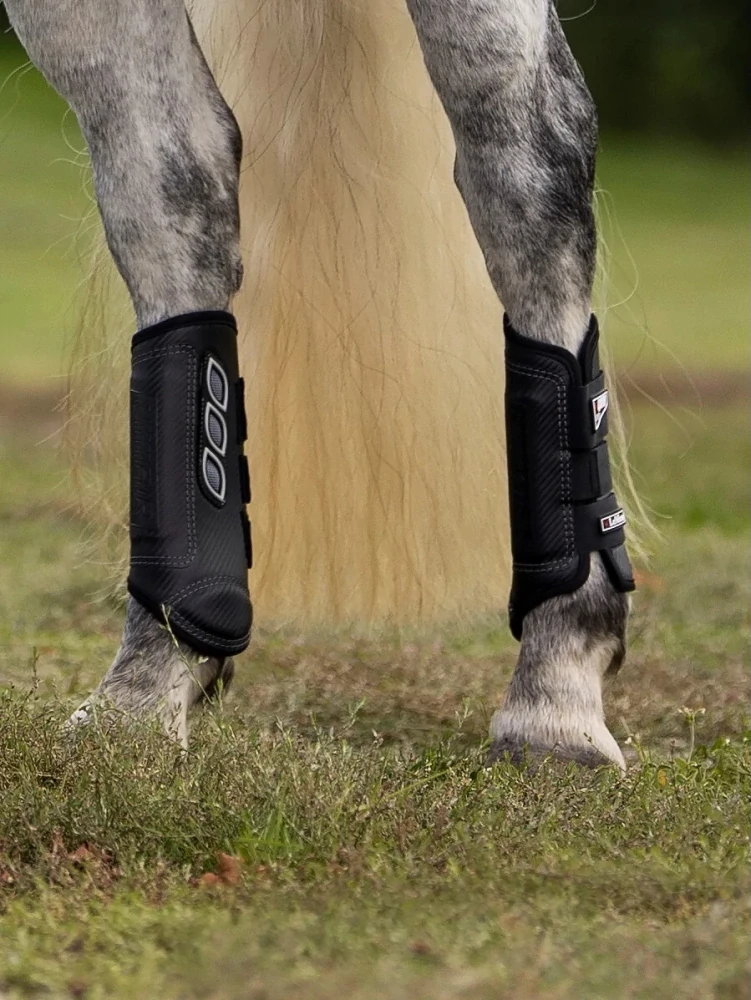 Krosové chrániče LeMieux Carbon Air XC, černé, zadní