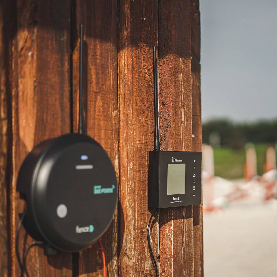 Generátor elektrického ohradníku fencee power DUO RF PDX10 (včetně ovladače)