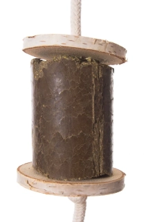 Závěsná, zdravá zábava z vojtěšky a březových koleček pro koně 100% přírodní, balení 1kg - 1 kus